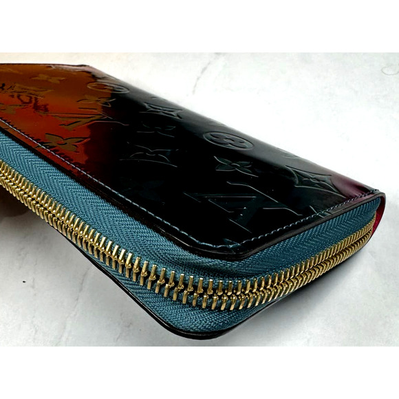 Collector piece 2020 LV limited Valentines Monogram Wallet full inclusion - Picture 8 of 12